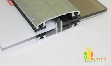 Крепежные элементы из алюминия для соединения панелей поликарбоната Крепежные элементы из алюминия для соединения панелей поликарбоната